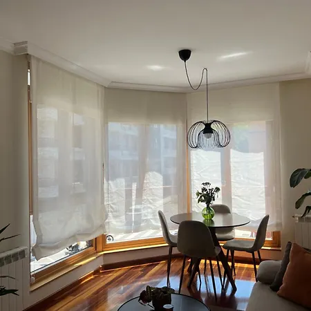 El Ventanal De Pelayo * ヒホン